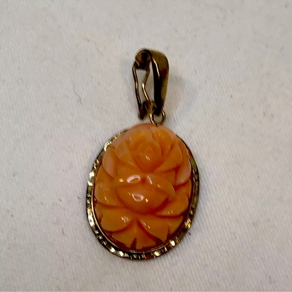 Jewelry - Vintage 14k Yellow Gold Rose Hand Carved Coral Pendant Slider